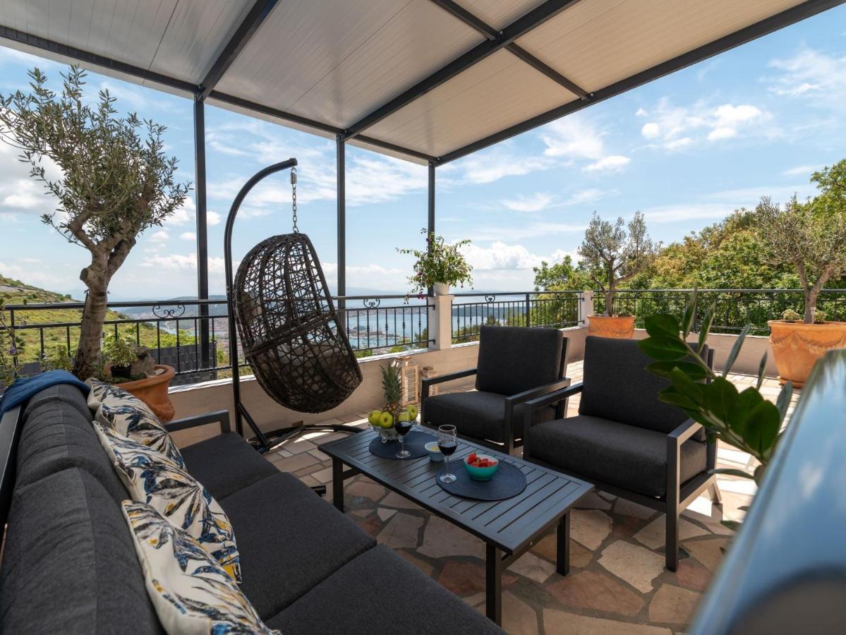 Scenic Sea View,Three Bedroom Villa With Pool Trogir Exterior photo